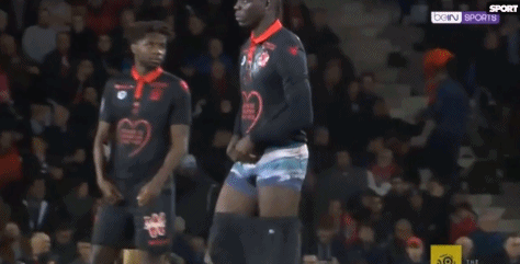 伊萨克全场数据：出战68分钟，7次丢球，7次对抗全部失败（伊萨克本场数据：出场68分钟，7次丢失球权，7次对抗无一成功）