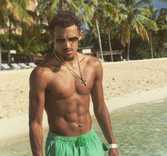 王楚钦避免0-3完败！樊振东队长也学会抓他漏洞，球迷炮轰教练组（王楚钦惊险躲过0-3惨败！队长樊振东抓准其短板，球迷怒斥教练组）