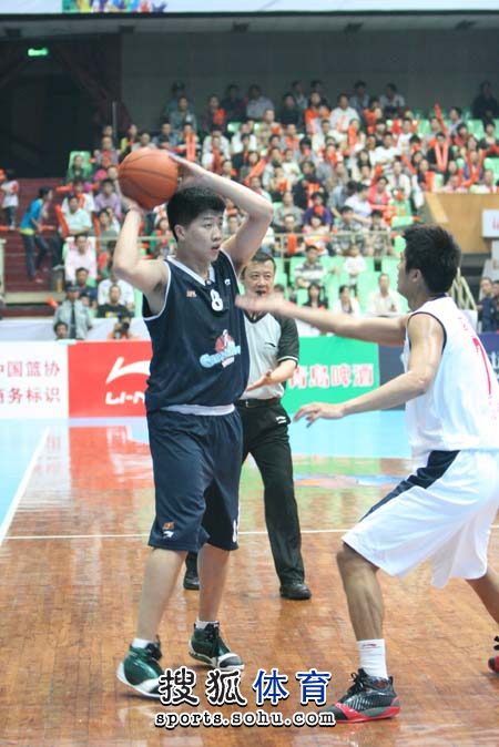 阿莫林谈球队变化：细节更好了，球员们饭后一起待的时间更长（阿莫林：球队细节提升，球员饭后相处更久）