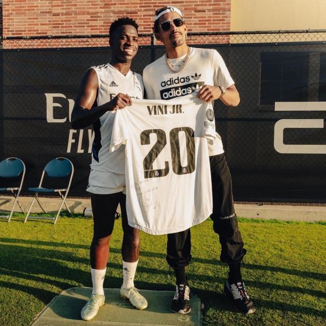 曼晚：曼联处理拉什福德的操作比曼城处理格拉利什更明智（曼晚：与曼城处理格拉利什相比，曼联在处置拉什福德上更为明智）