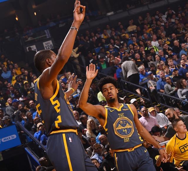 半场战报：云达不莱梅0-1沃尔夫斯堡，斯万贝里破门（半场：沃尔夫斯堡1-0领先云达不莱梅，斯万贝里建功）